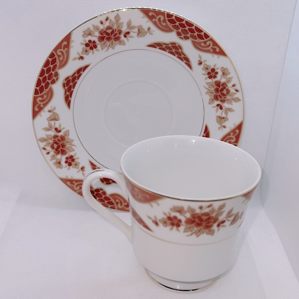 MIKASA EMPRESS FOOTED TEACUP AND SAUCER FINE CHINE VINTAGE L6009